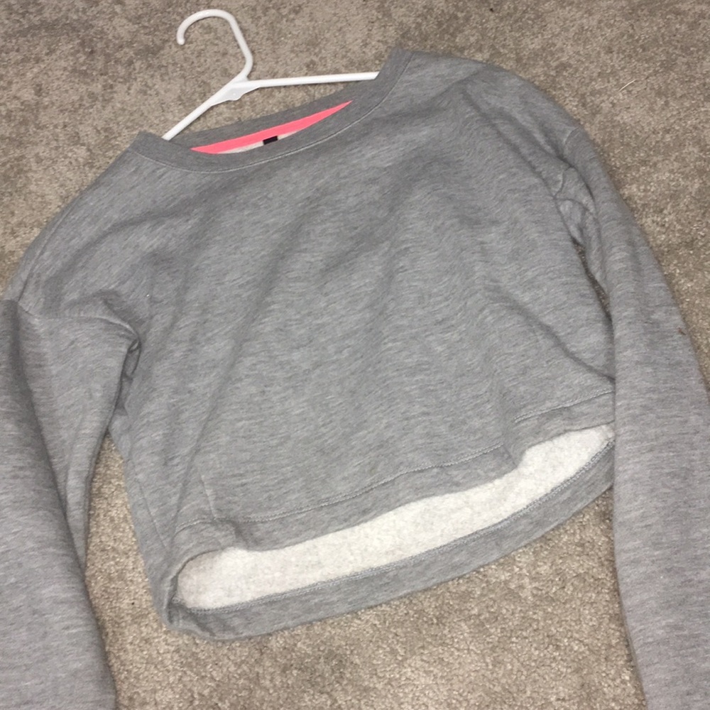 Long sleeve crop top